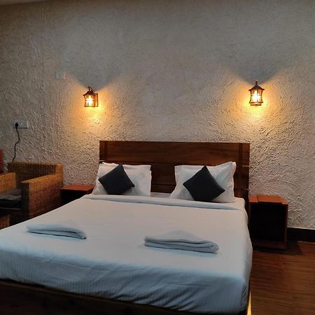 Kanoka Village Resort Majbat Bagian luar foto